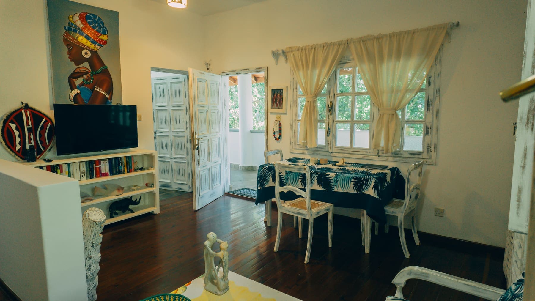 Dany & Dany Sitting Area 3