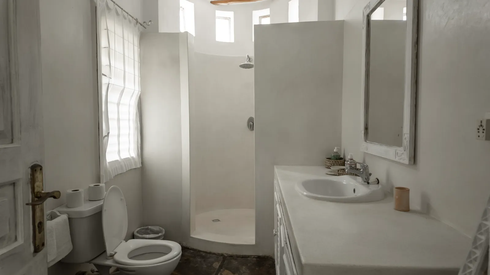 Nyumba Sara Bathrooms 1