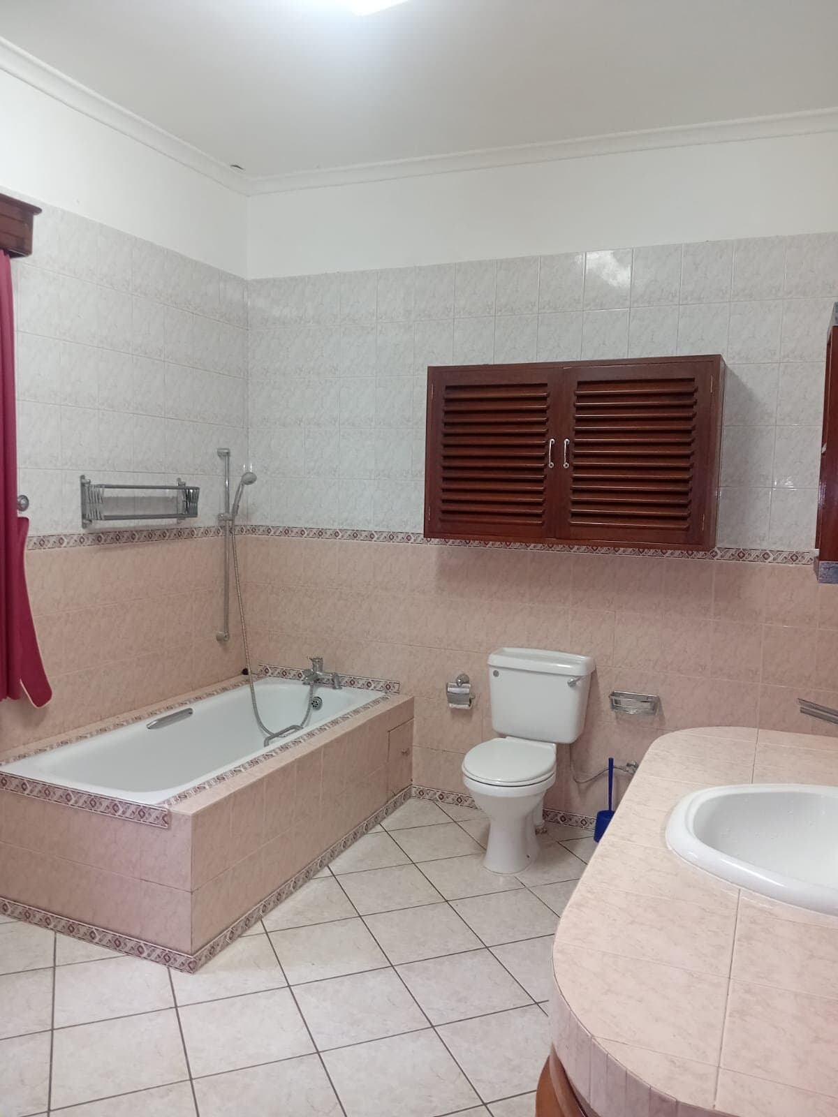 Villa Bahari Bathrooms 1