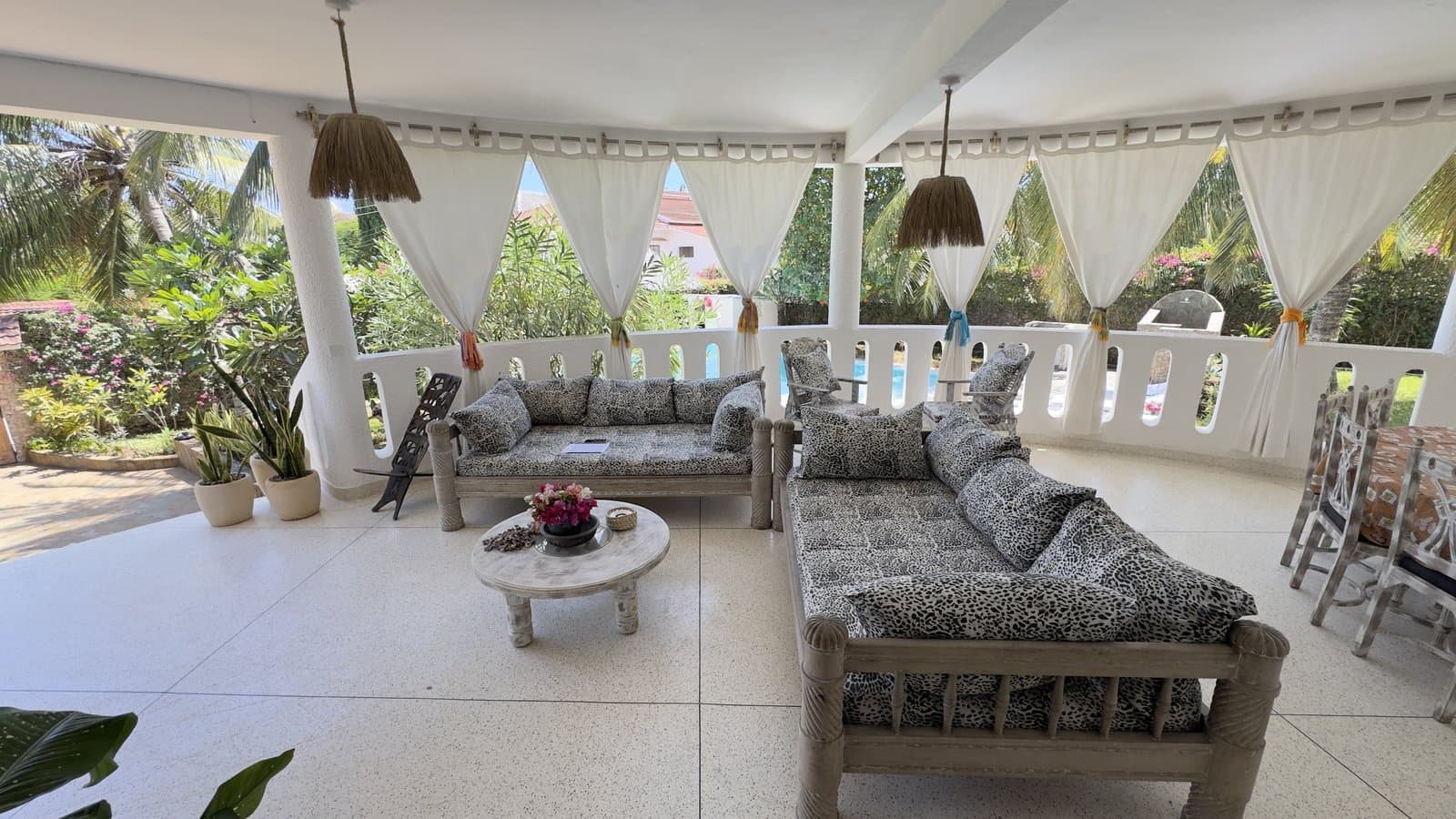Villa Simba Veranda & Outdoor Living 3