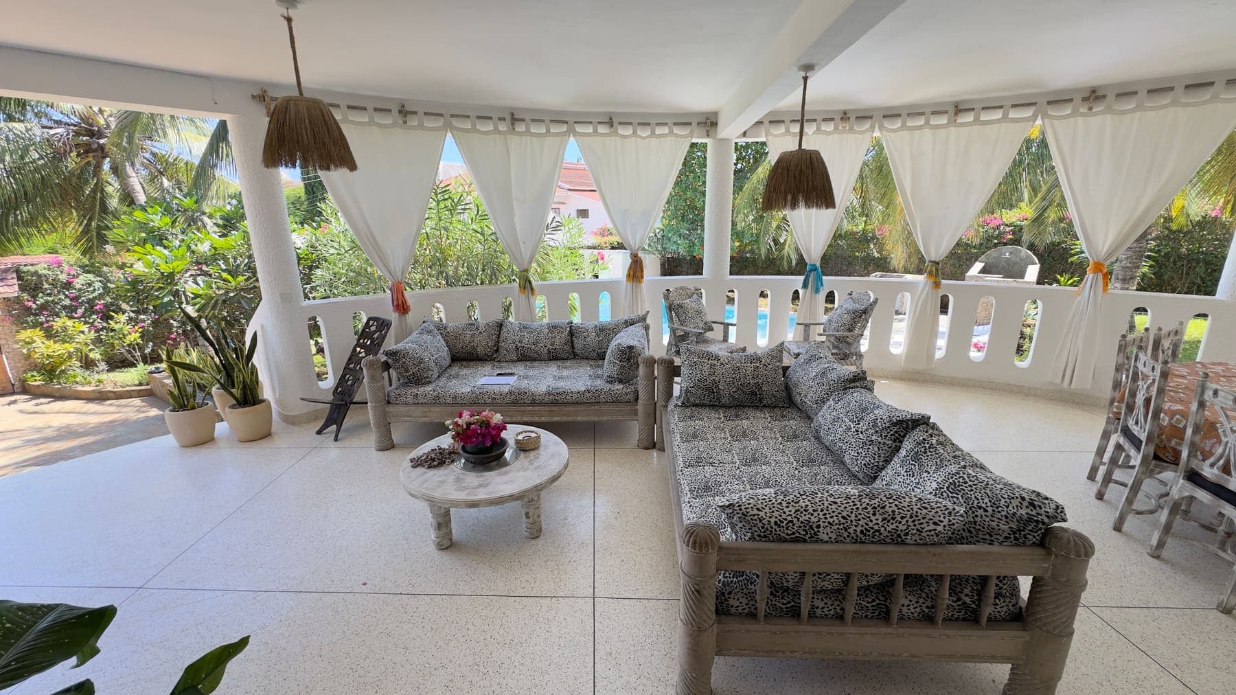 Villa Simba Veranda & Outdoor Living 1