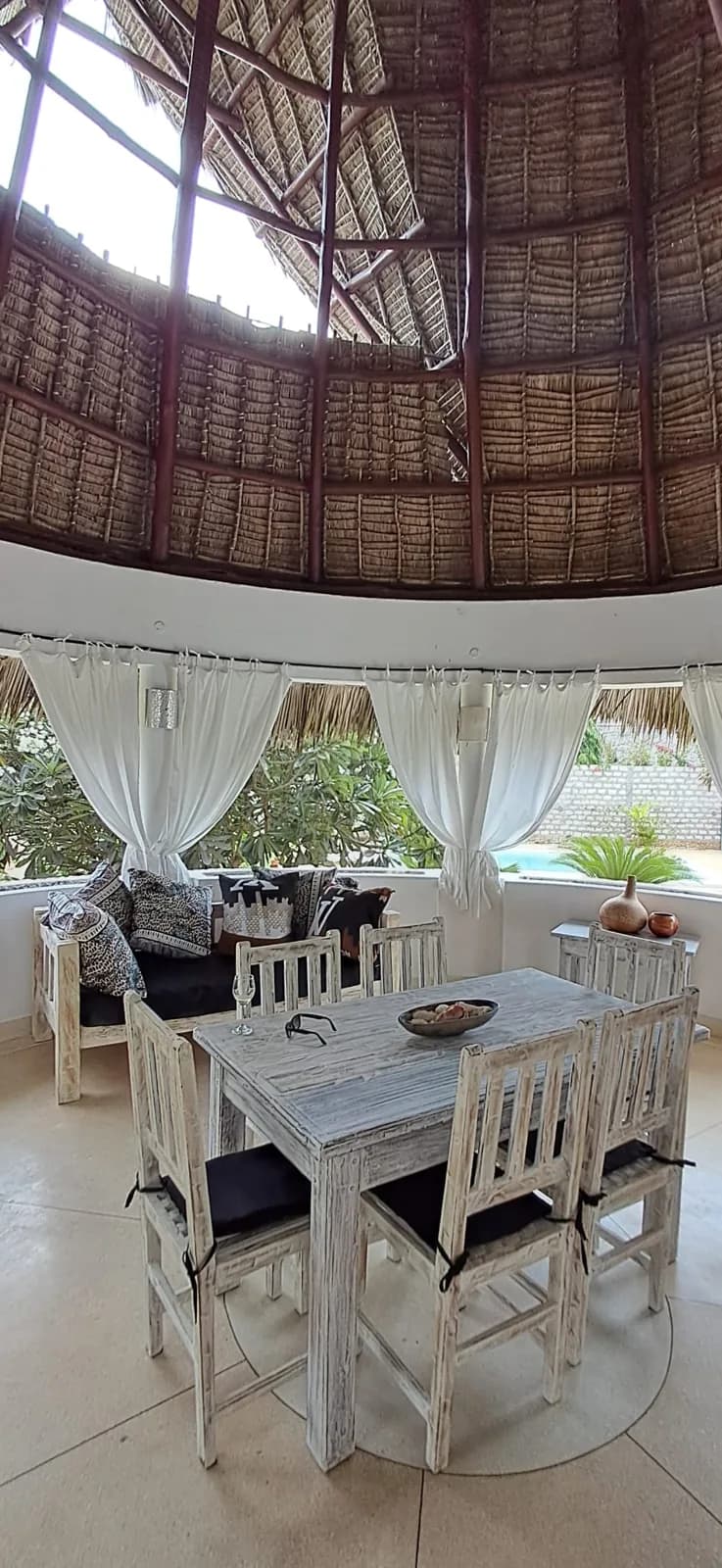 Villa Zabibu Living & Dining 6