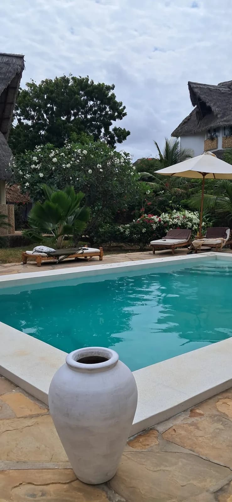 Villa Zabibu Exterior & Pool 1