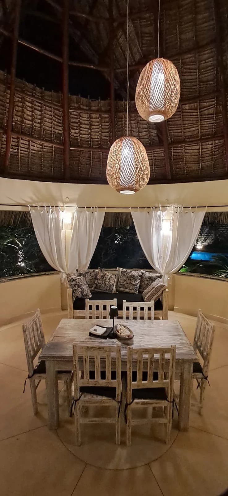Villa Zabibu Living & Dining 2