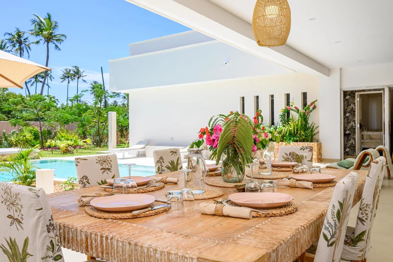 Jumbo House Piscina y vida exterior 3