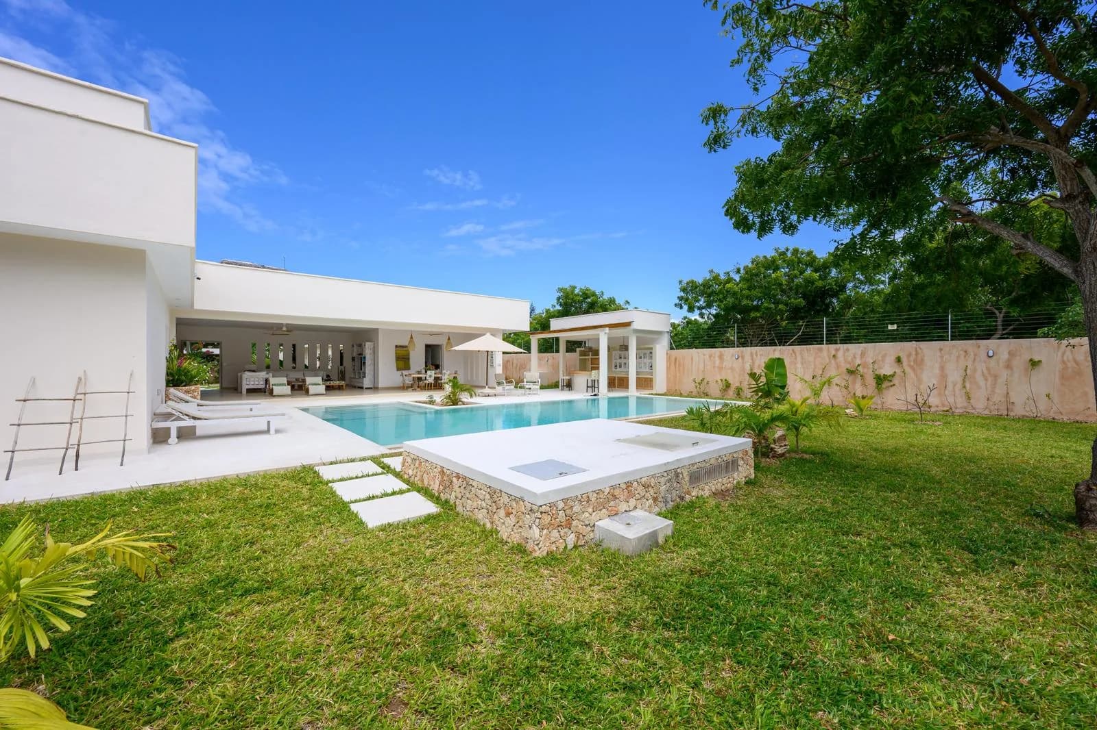 Jumbo House Exterior y jardines 3