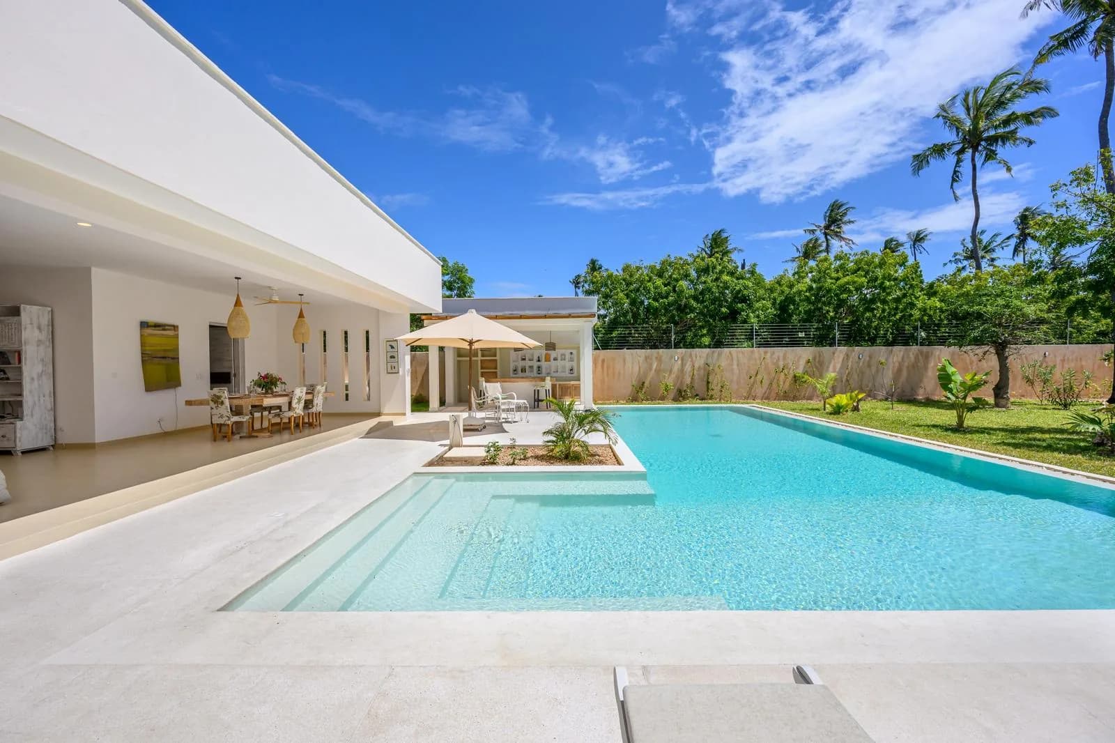 Jumbo House Piscina y vida exterior 1