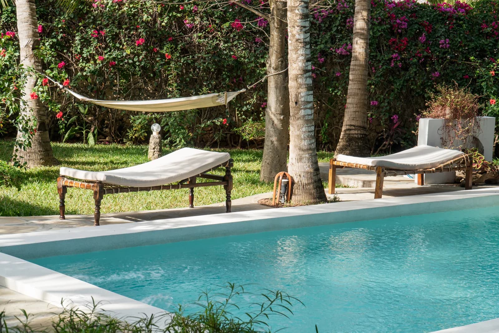 Villa Luwa Exterior & Gardens 1
