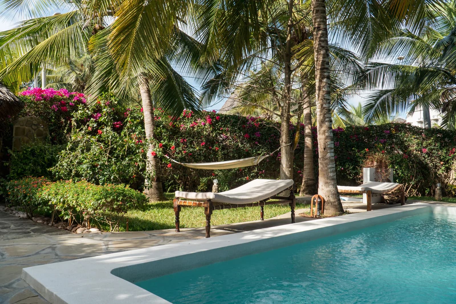 Villa Luwa Exterior & Gardens 2