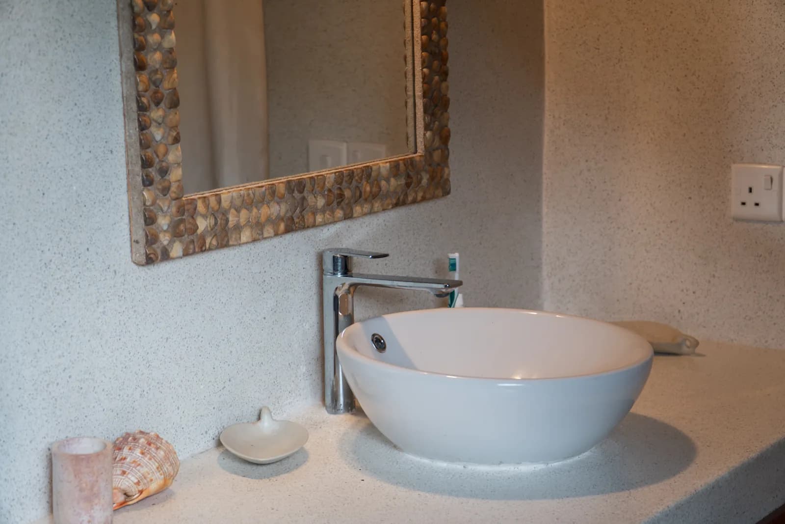 Villa Luwa Bathrooms 1