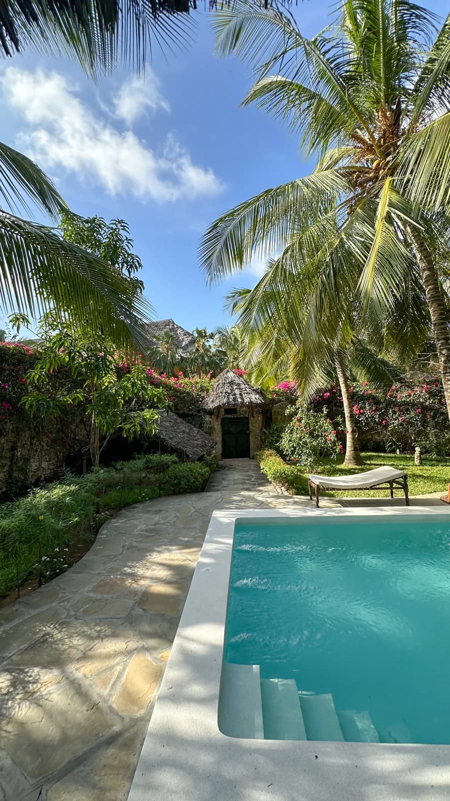 Villa Luwa Exterior & Gardens 3