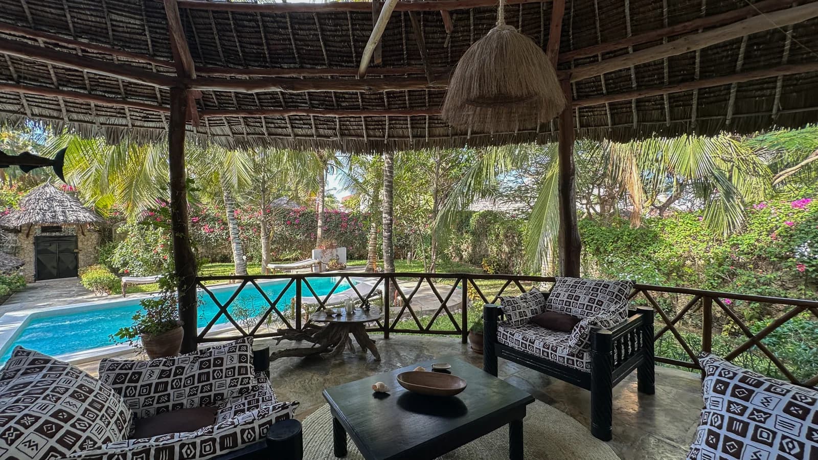 Villa Luwa Pool & Veranda 8