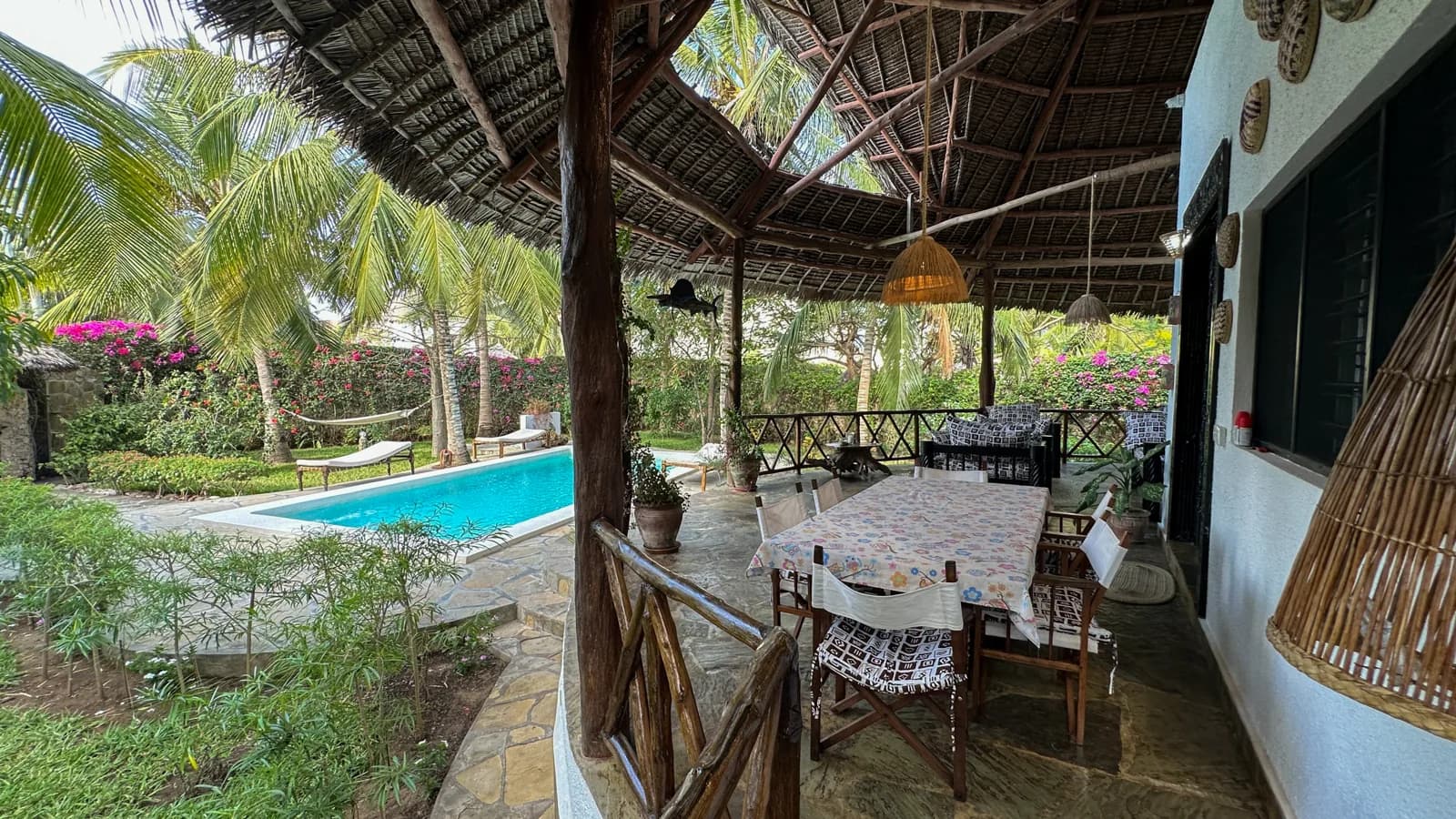 Villa Luwa Pool & Veranda 7